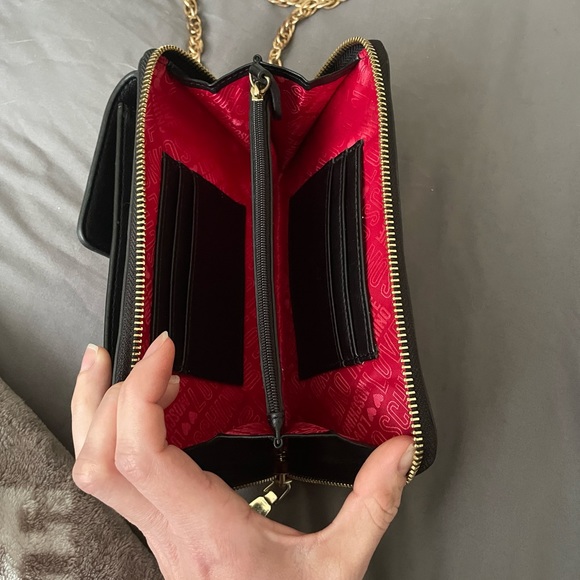 MOSCHINO phone wallet with gold Logo - Picture 5 of 6